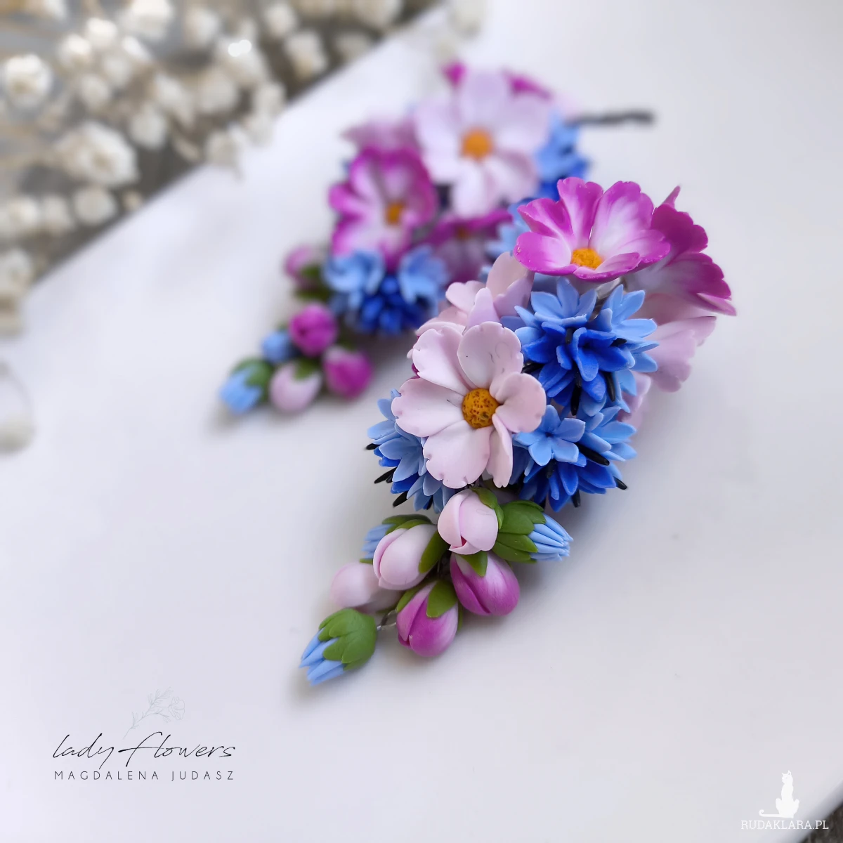 Kolczyki z kwiatami kosmosu i chabrami