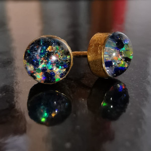 Kolorowe sztyfty kolczyki kosmos gwiazdy żywica wiszące