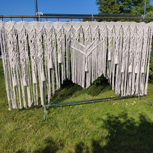 Makramowa firana do okna w stylu Boho