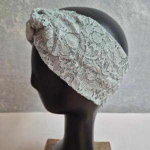 opaska koronkowa bladoniebieska