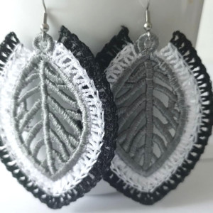 Długie wiszące kolczyki liście