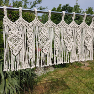 Makramowa zazdrostka do okna w stylu Boho