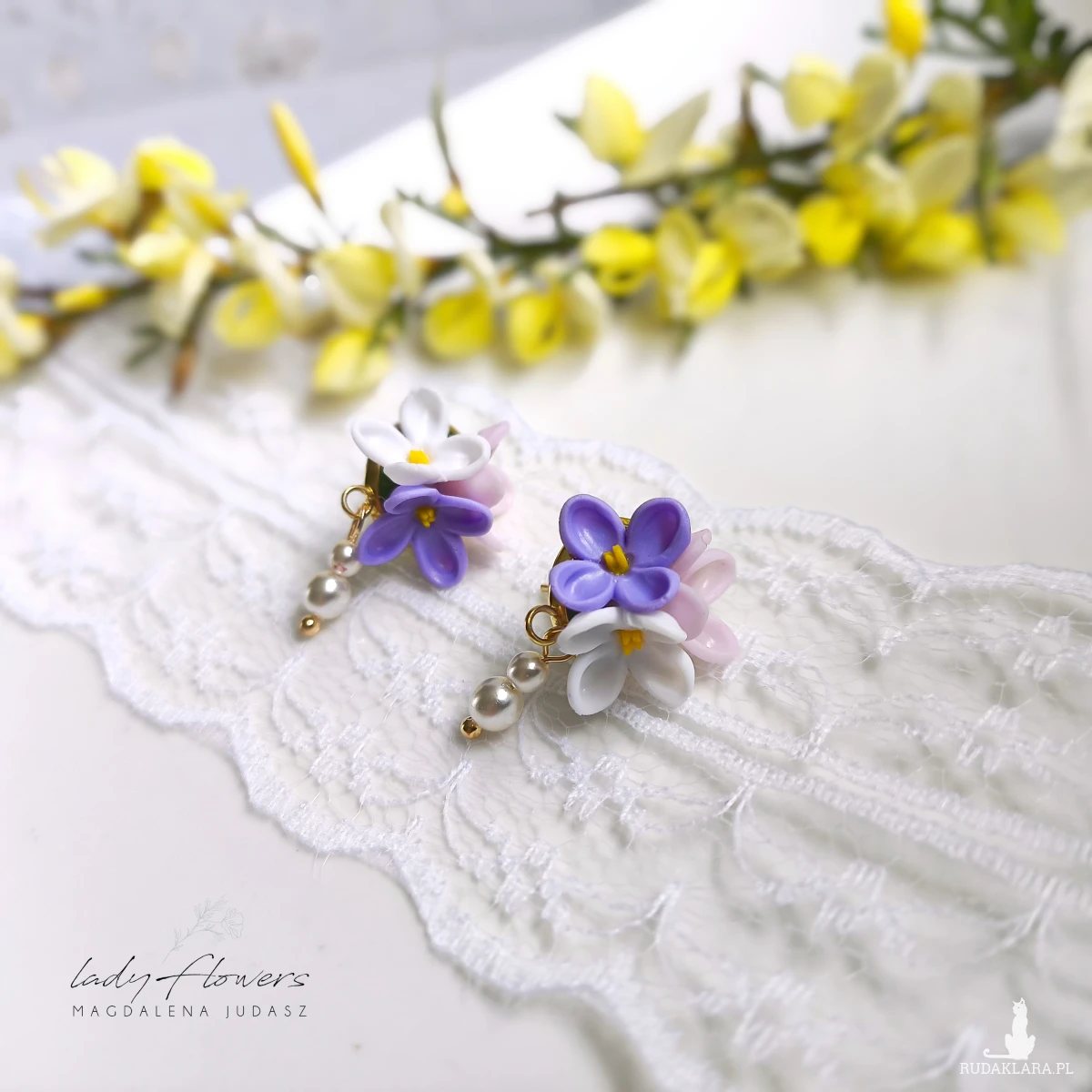 Kolczyki z kolorowymi bzami