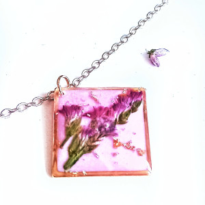 Zawieszka z żywicy z suszonym zatrawianem