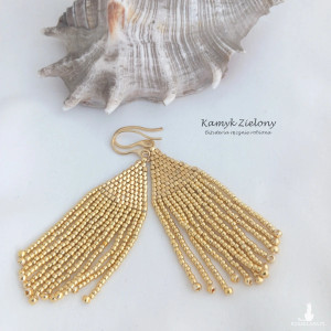 Długie koralikowe kolczyki w złotym kolorze - Starlight