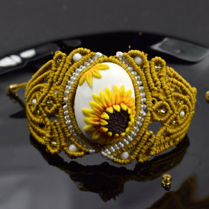 Słonecznikowa bransoletka - mikromakrama