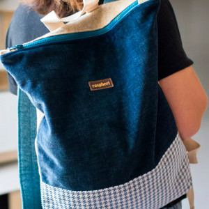 Granatowy plecak kurierski z suwakiem