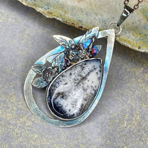 Srebrny naszyjnik z kroplą oszronionego agatu dendrytowego a1141