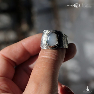 Samotny księżycowiec