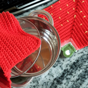 Łapki rękawice kuchenne TRUSKAWKOWE  kpl. 2 szt