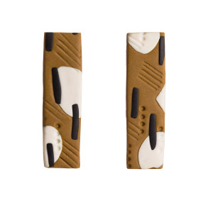 Kolczyki prostokątne - abstrakcja karmelowo, czarno, biała