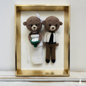 Młoda para misie w złotej ramce ręcznie robione prezent ślubny obraz