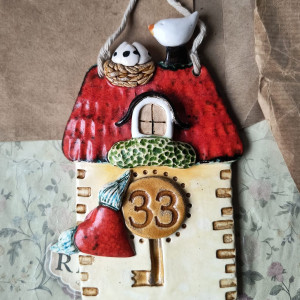 Domek z numerem na drzwi wejściowe