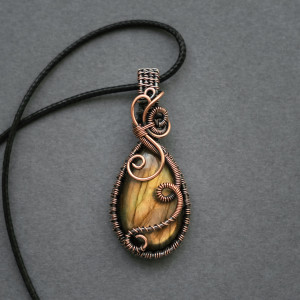 Wisiorek miedziany naszyjnik labradoryt wire wrapping