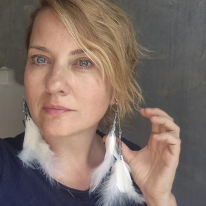 Klipsy długie białe pióra