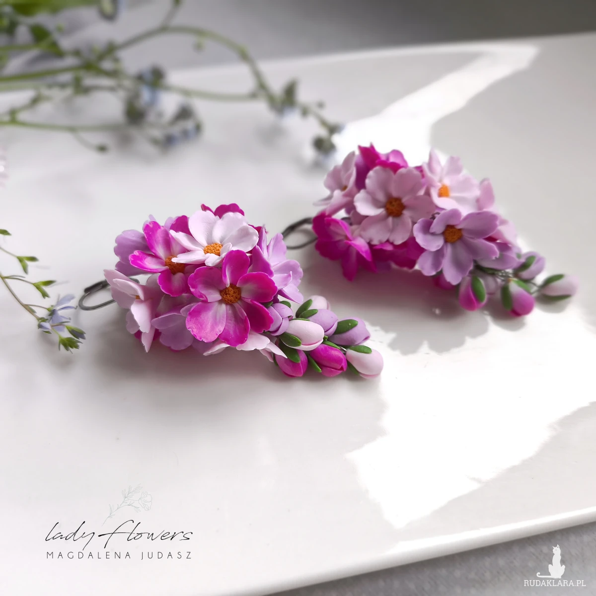 Kolczyki z kwiatami kosmosu