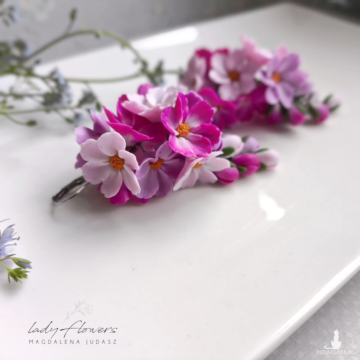 Kolczyki z kwiatami kosmosu