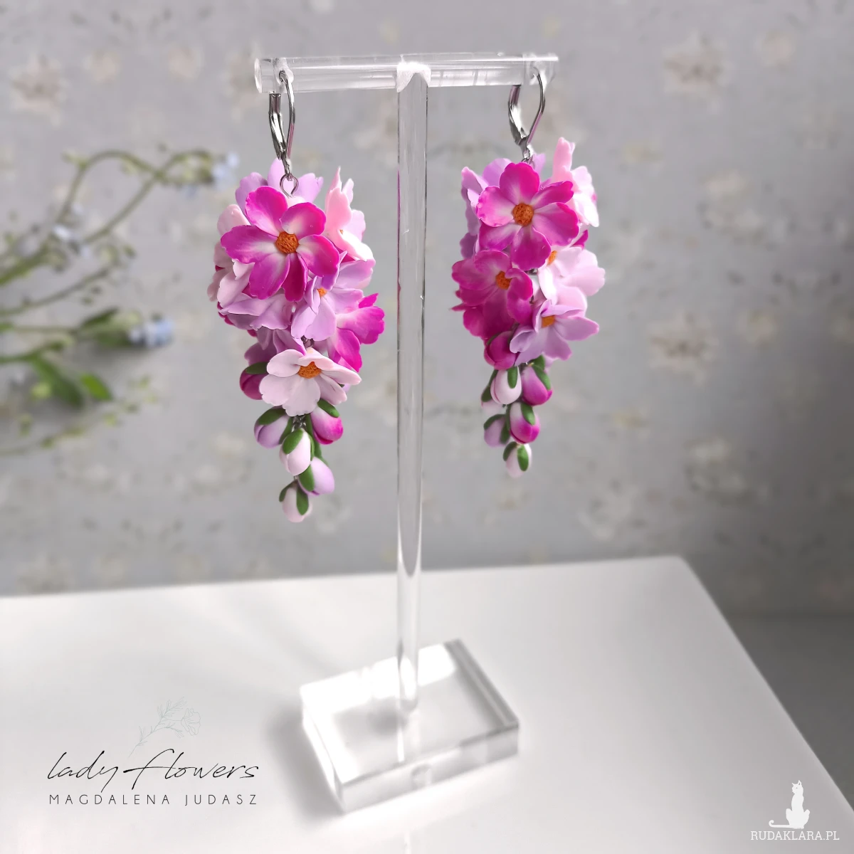 Kolczyki z kwiatami kosmosu