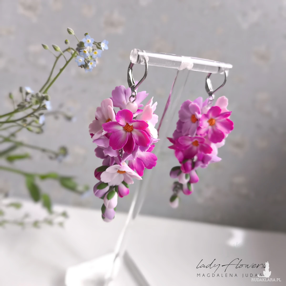 Kolczyki z kwiatami kosmosu