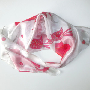 Karminowe Koty, ręcznie malowana chusta jedwabna