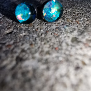 Mikro kolczyki mikro biżuteria zielone kolczyki świecące sztyfty żywica