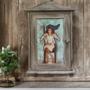 Drewniana skrzynka na klucze, Anioł