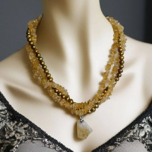 Naszyjnik potrójny z pereł i cytrynów