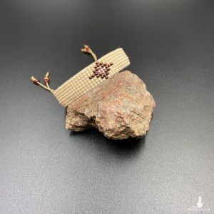 BRANSOLETKA TKANA NA KROŚNIE Z KORALIKÓW - biszkoptowa #973