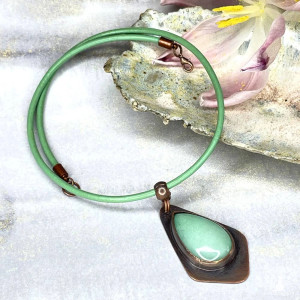 Naszyjnik z miętowym jadeitem c1283