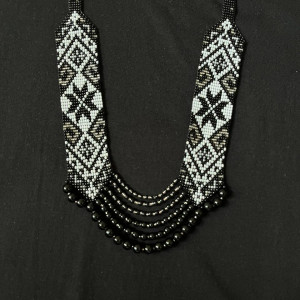 Naszyjnik"Czarny wzór"