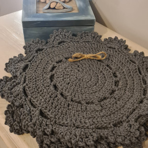 podkładka szydełkowa na stół ze sznurka bawełnianego