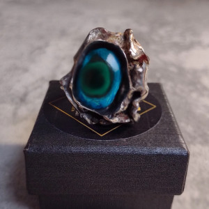 Piękny pierścionek z chryzokolą