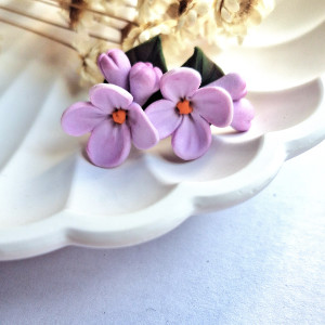 Kolczyki sztyfty z kwiatami bzu