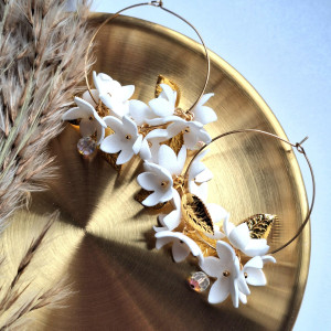 Kolczyki pozłacane koła białe kwiaty