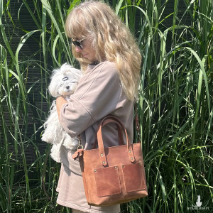 Mała Shopperka jasno brązowa ze skóry Crazy Horse.