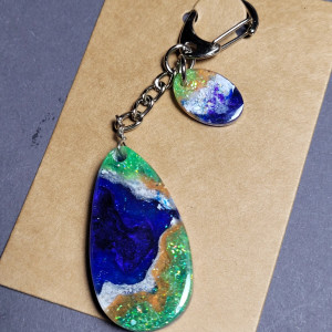 Brelok "Nad Bałtykiem" z żywicy do kluczy torebki plecaka