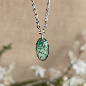 Srebrna zawieszka srebrny wisiorek naszyjnik żywica z żywicy kwiaty z kwiatami jajowata retro naturalna dziewczęca kobieca zielona