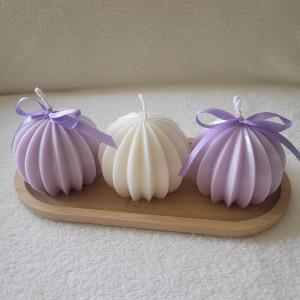 Zestaw upominkowy świec sojowych na tacce z drewna