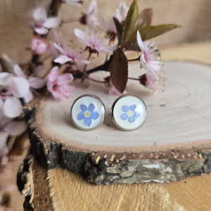 Srebrne kolczyki wkręty sztyfty żywica z żywicy kwiaty z kwiatami suszone prawdziwe kwiaty retro vintage kobiece na prezent delikatne niebieskie niezapominajki niezapominajkami