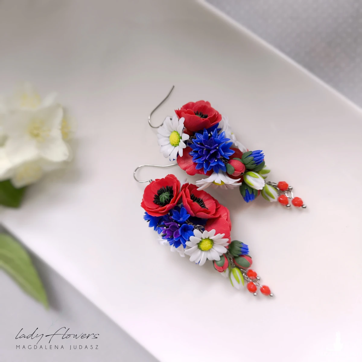 Kolczyki z polnymi kwiatami