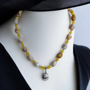 Naszyjnik  z jaspisów krajobrazowych i bursztynów