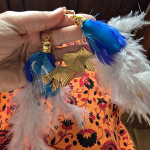 Klipsy długie pióra kolorowe