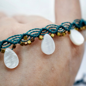 Bransoletka na noge. Mikro makrama. Boho.