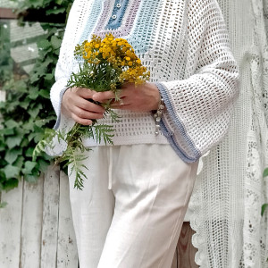 Szydełkowa bluzka na lato, bawełna, biało-niebieska