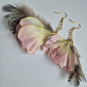 Kolczyki  delikatne pióra i kwiaty