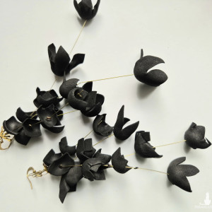 Kolczyki  czarne kwiaty dlugie