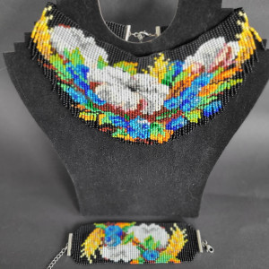 Elegancki komplet "Bawełna i Borówki" naszyjnik-czoker (choker) z frędzlami i bransoletka z koralików szklanych Preciosa