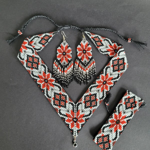 Komplet "Słowiańska gwiazda" naszyjnik, bransoletka i kolczyki z koralików szklanych Preciosa