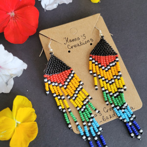 Kolczyki frędzle tęczowe czarno-wielokolorowe z koralików szklanych Preciosa