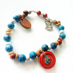 Bransoletka z agatem trawionym, drewnem i liskiem | Biżuteria handmade z niezapominajką w żywicy | Możliwość personalizacji